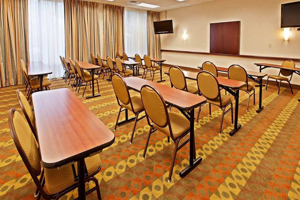 Hampton Inn Louisville Northeast Exterior foto