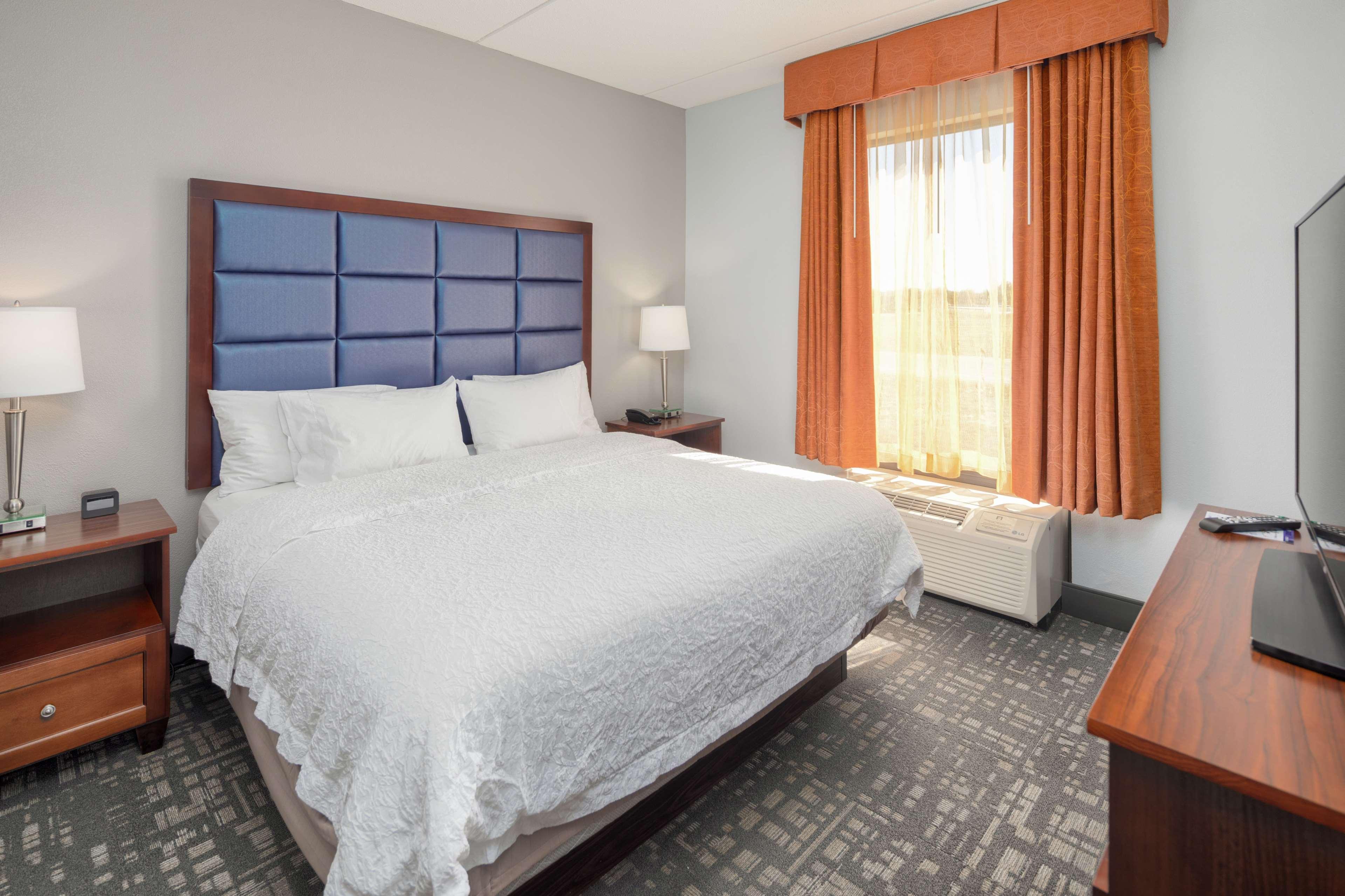 Hampton Inn Louisville Northeast Exterior foto