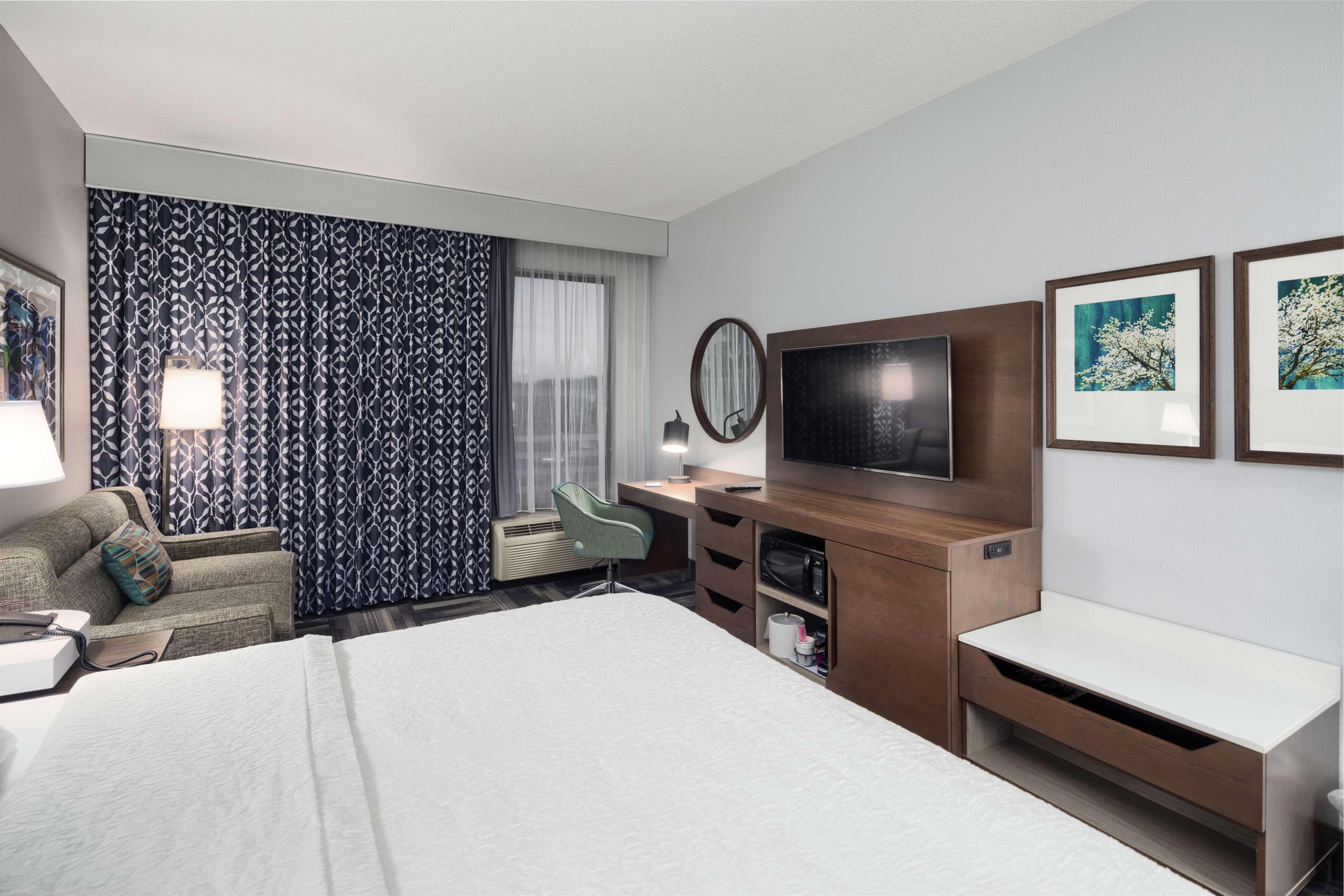 Hampton Inn Louisville Northeast Exterior foto