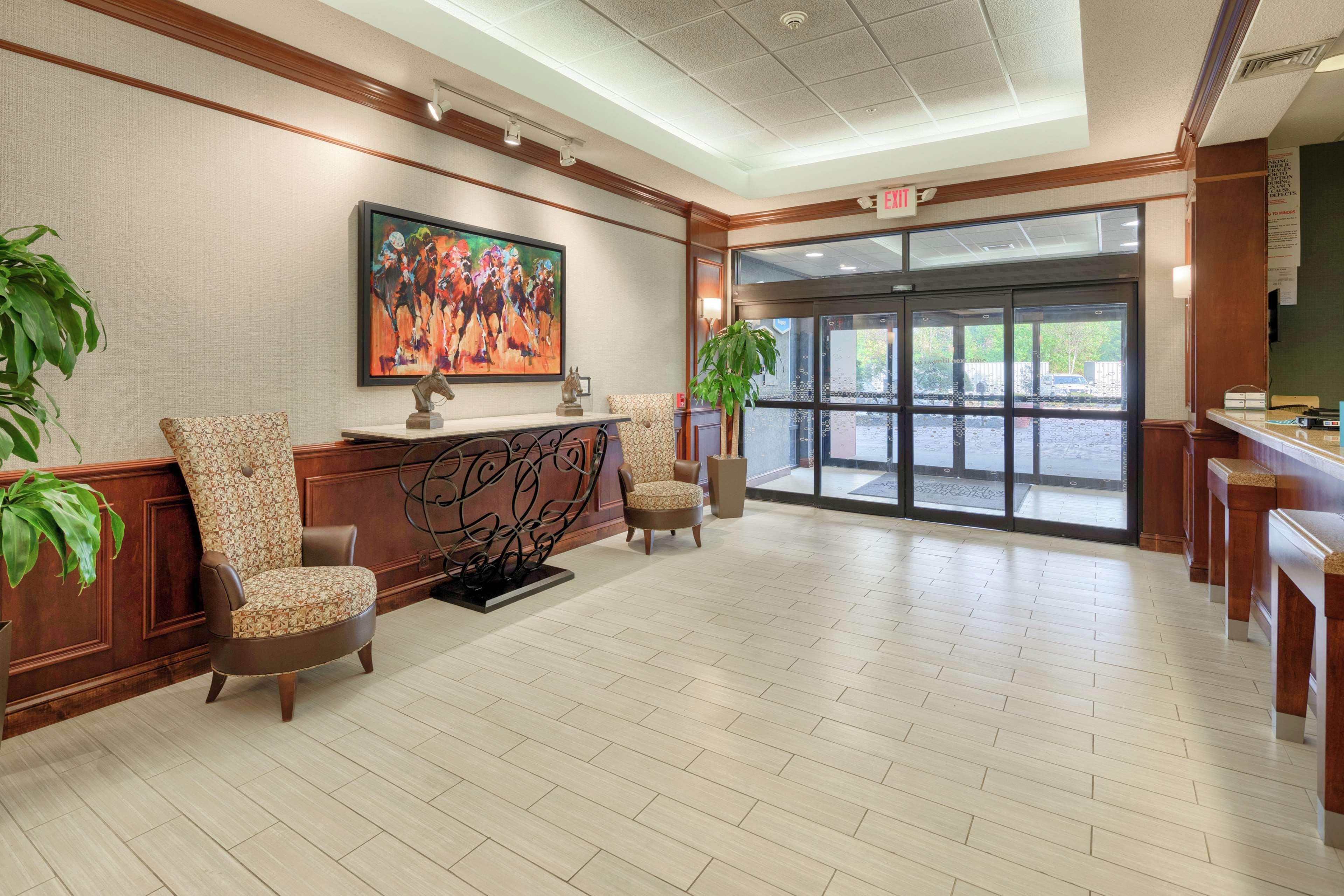 Hampton Inn Louisville Northeast Exterior foto