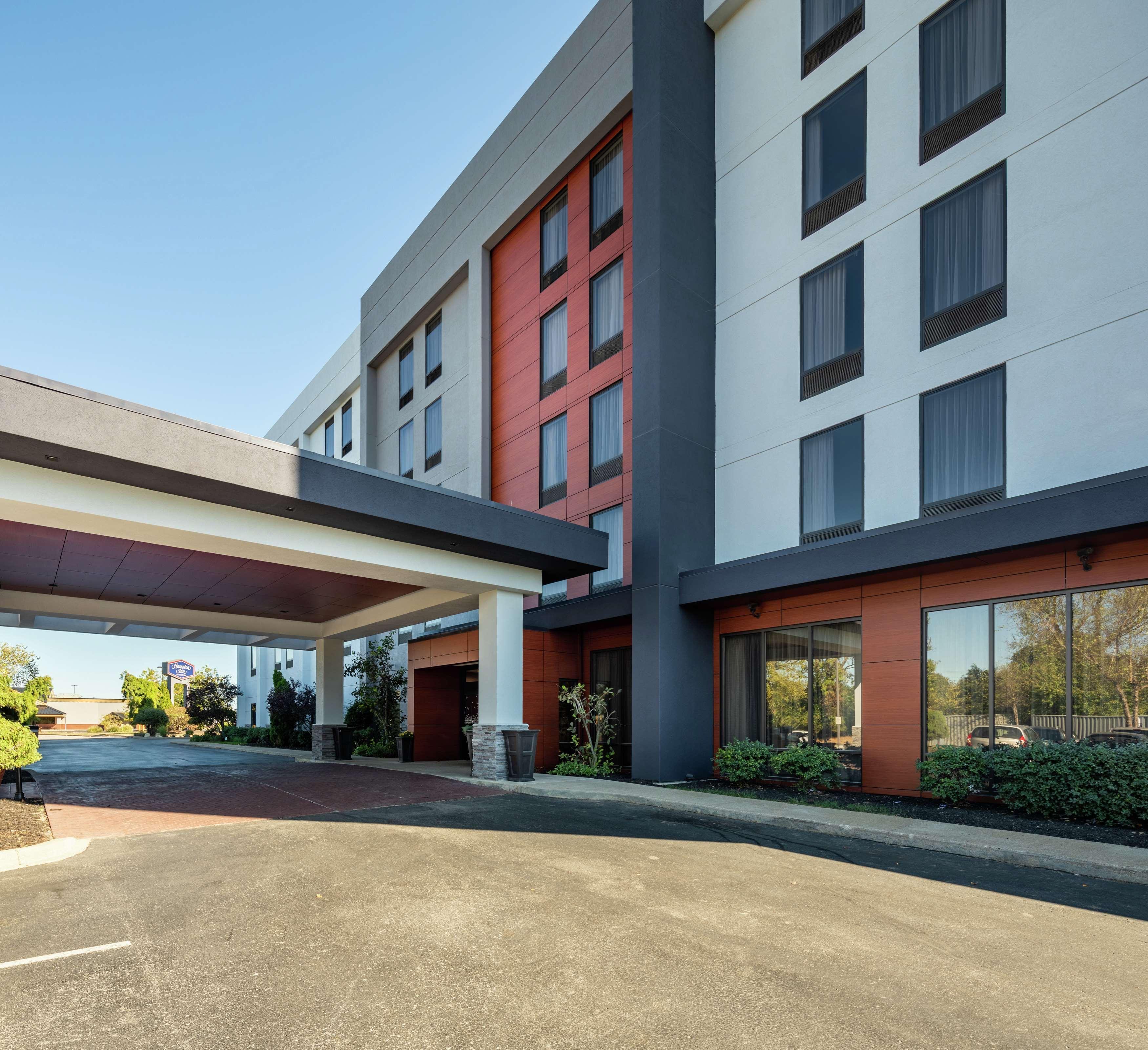 Hampton Inn Louisville Northeast Exterior foto