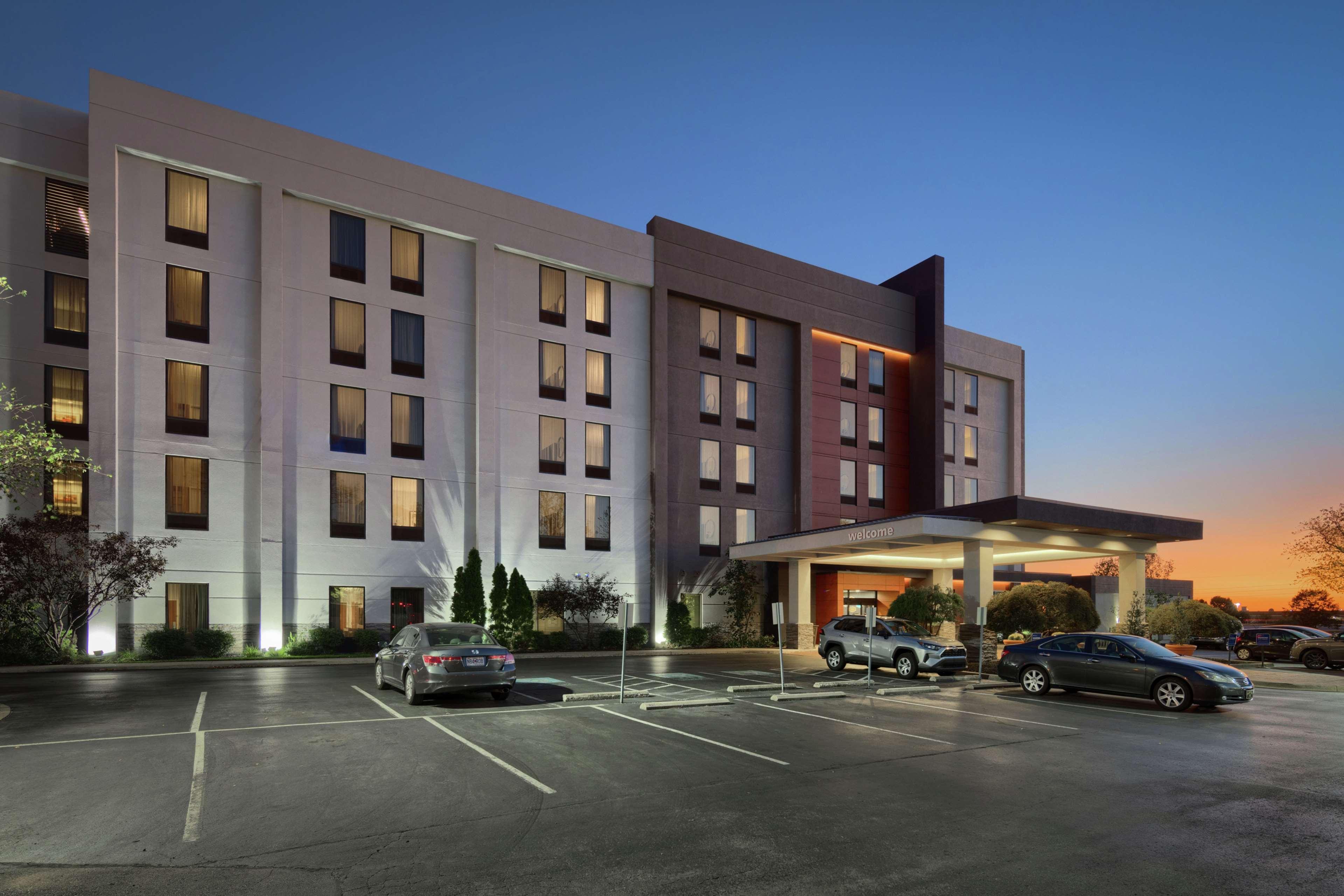 Hampton Inn Louisville Northeast Exterior foto