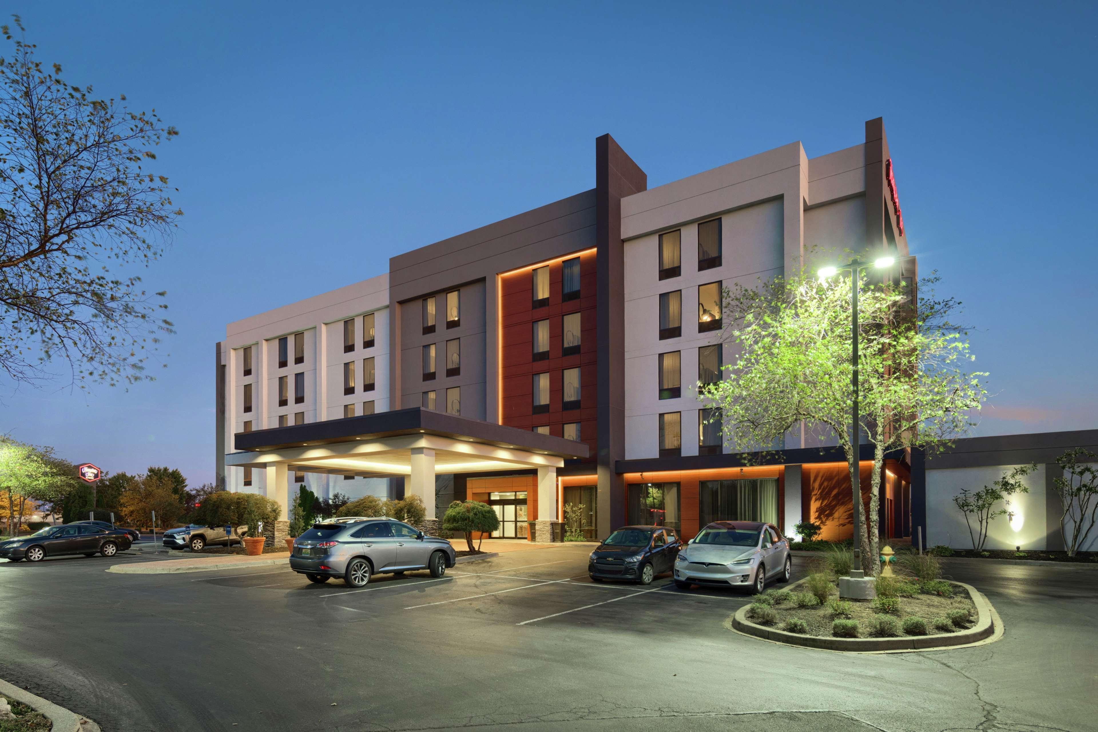 Hampton Inn Louisville Northeast Exterior foto