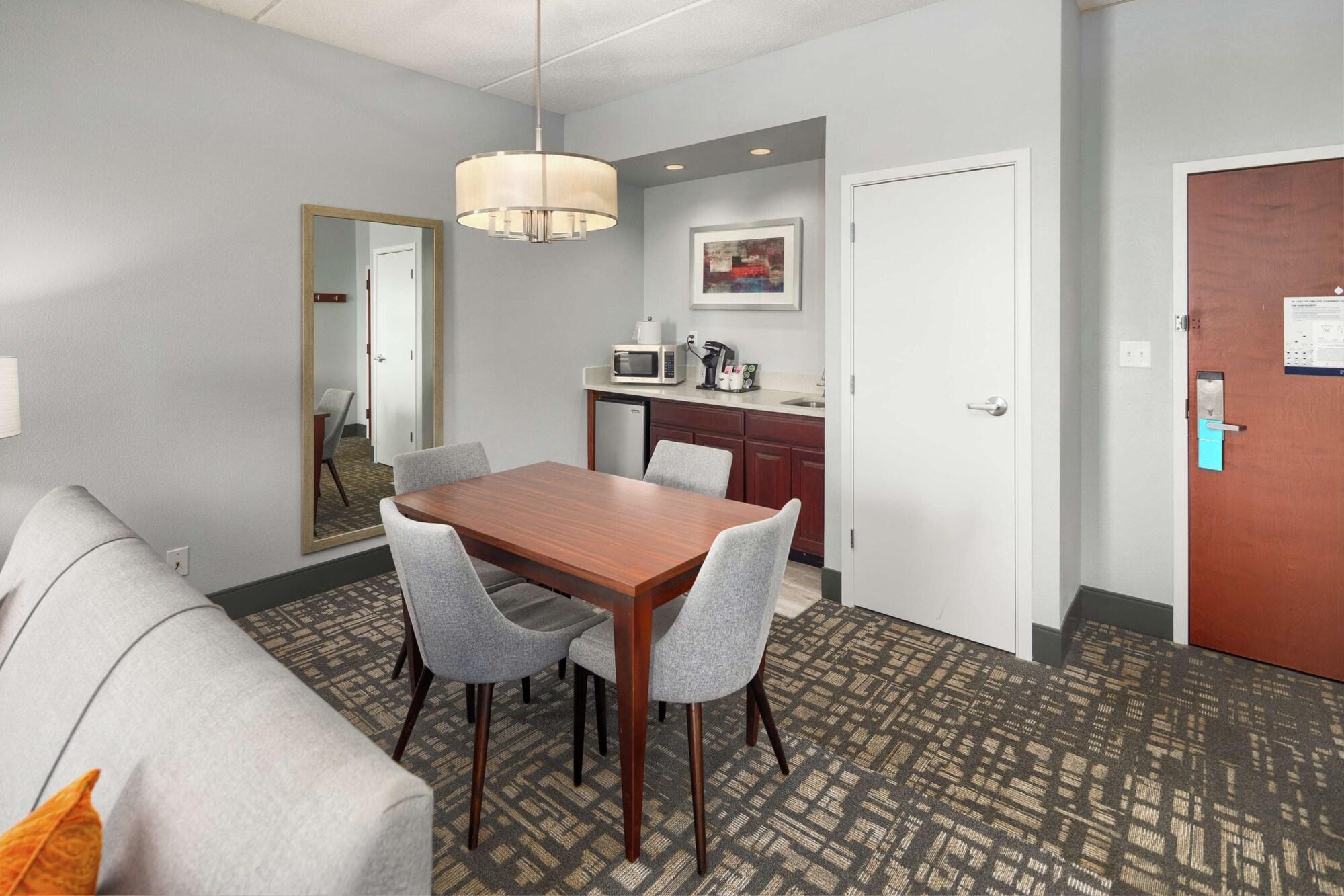 Hampton Inn Louisville Northeast Exterior foto