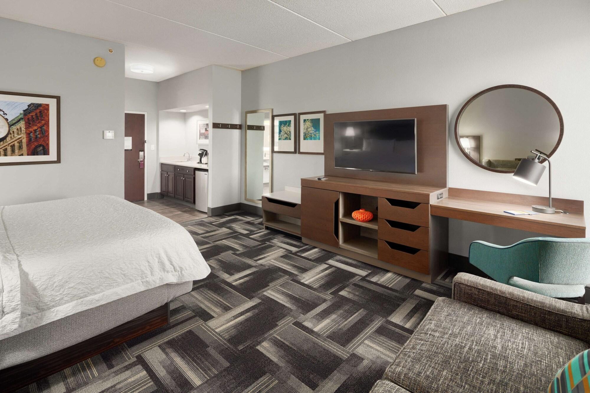 Hampton Inn Louisville Northeast Exterior foto