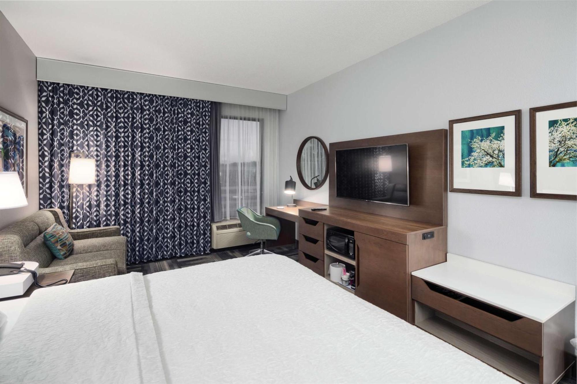 Hampton Inn Louisville Northeast Exterior foto