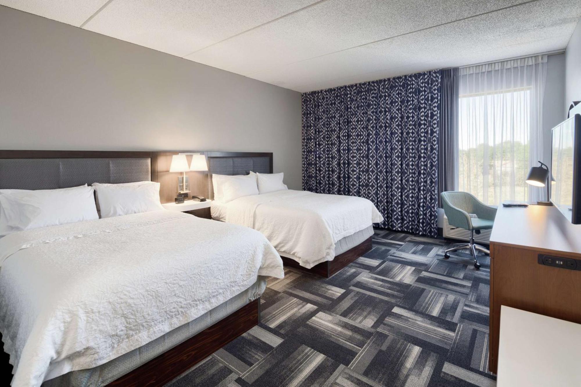 Hampton Inn Louisville Northeast Exterior foto