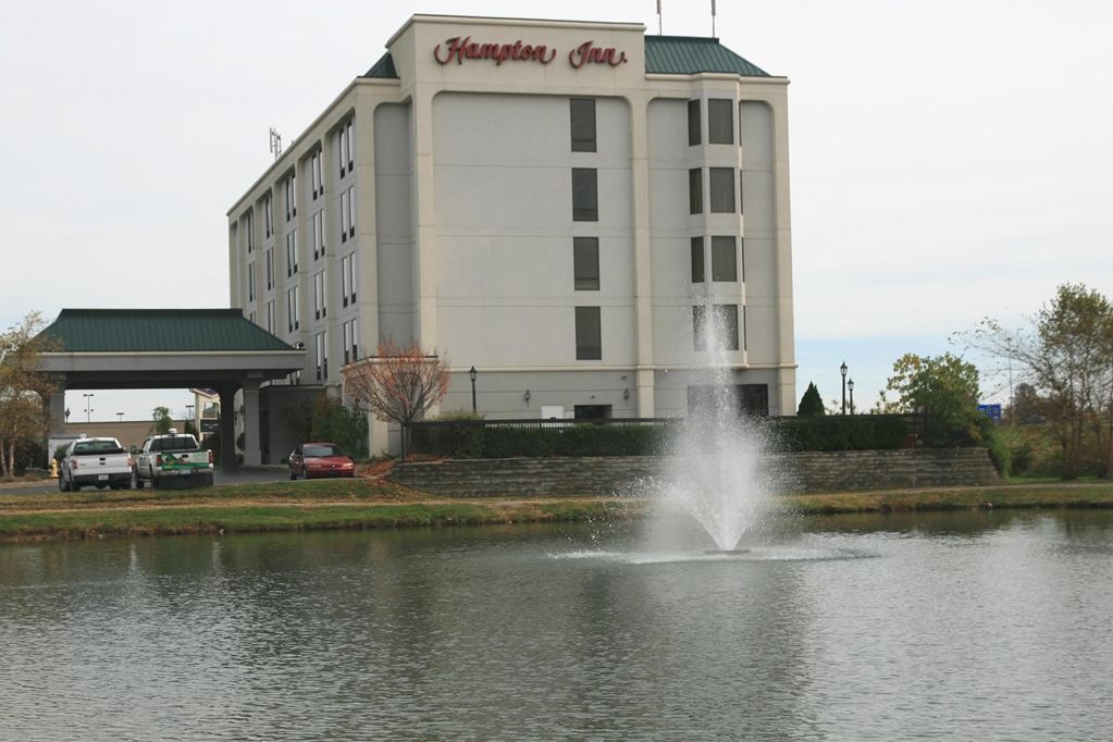 Hampton Inn Louisville Northeast Exterior foto